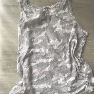 Old navy  tank top used
